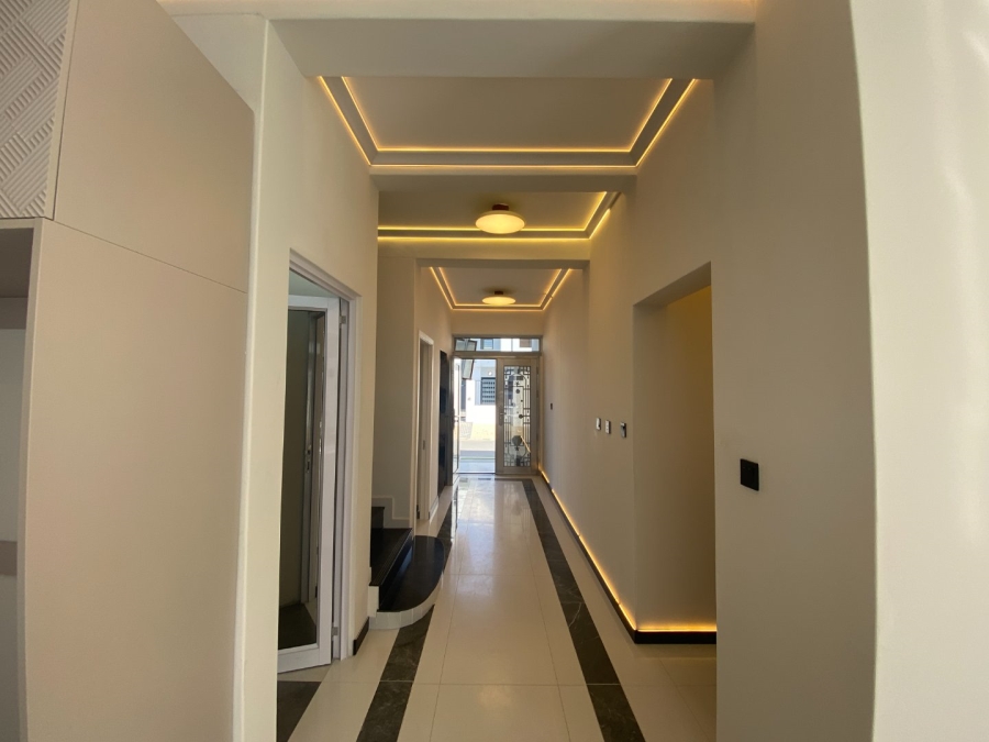 4 Bedroom Property for Sale in Sandown Western Cape